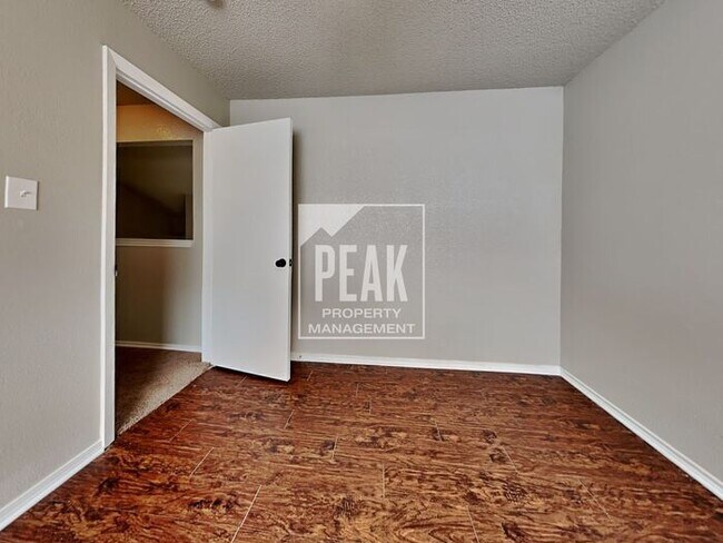 Building Photo - Beautiful Home ready for a June MOVE-IN!