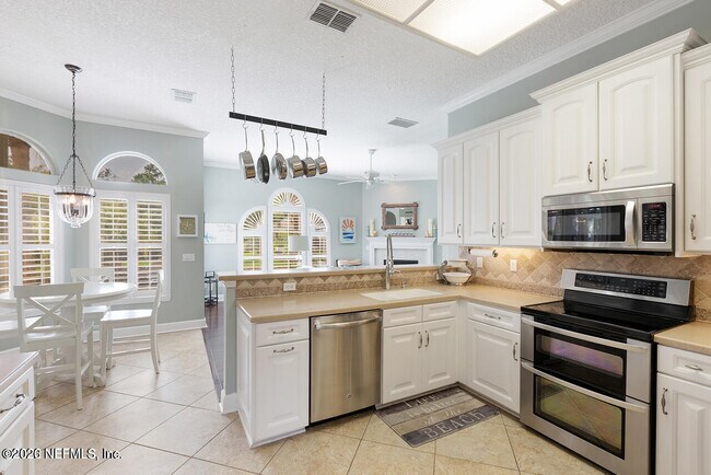 Building Photo - 1593 Blue Heron Ln