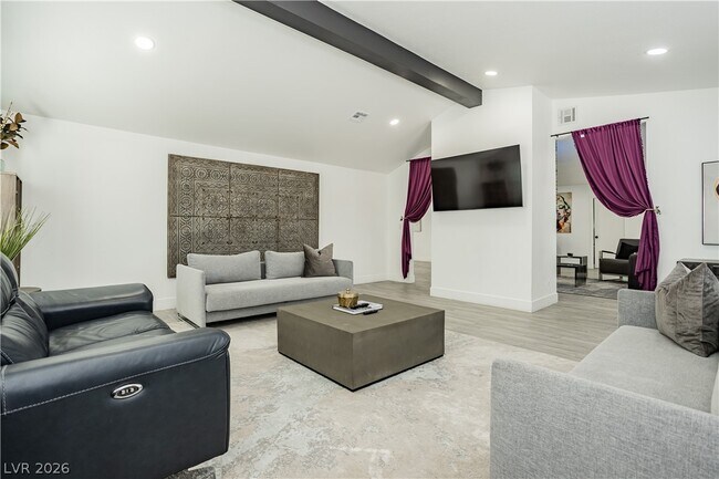 Building Photo - 1913 Birch St