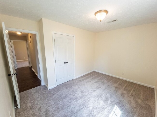 Building Photo - 2935 Chillingworth Dr