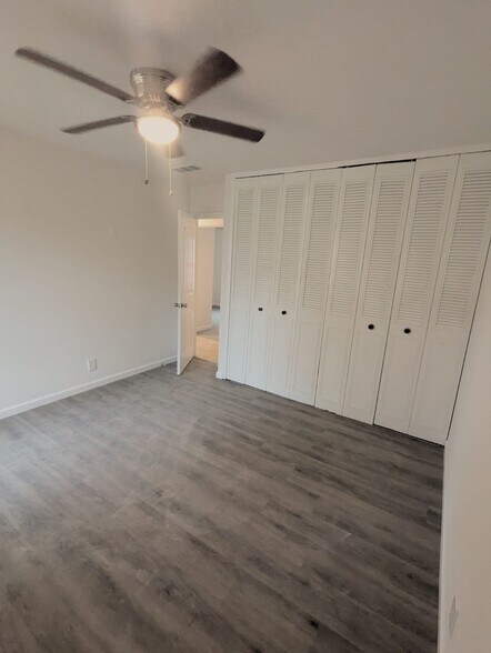 Building Photo - 7622 Glen Vista Dr