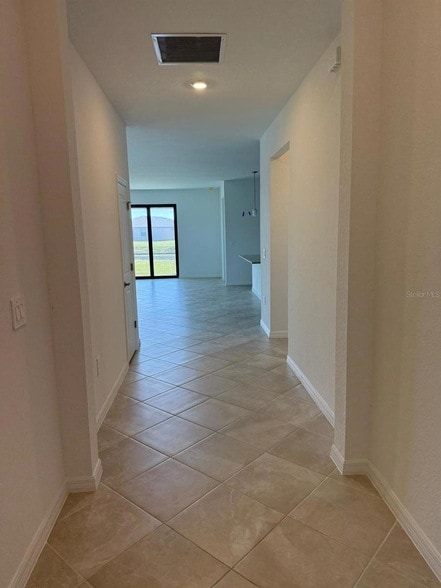 Building Photo - 1553 Saddlewood Cir