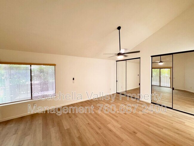 Building Photo - 41595 Navarre Ct