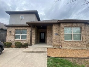 Building Photo - 2800 Gordon Ave