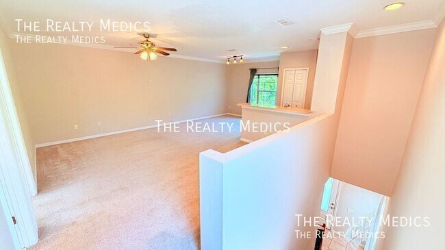 Building Photo - 359 Lansbrook Ln