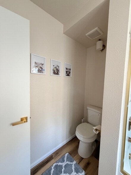 Building Photo - 69 N Roop St