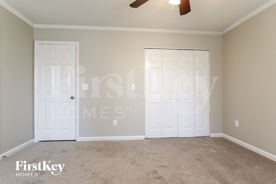 Building Photo - 1061 Park Creek Cir