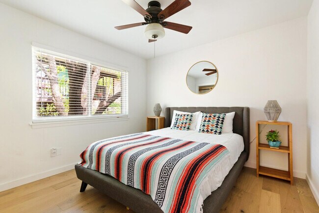 Building Photo - 2906 Westhill Dr