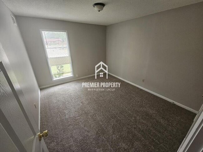 Building Photo - 6149 Raintree Dr