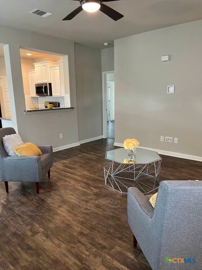 Building Photo - 448 Mallow Dr