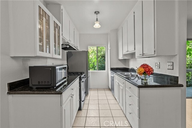 Building Photo - 5055 Coldwater Canyon Ave