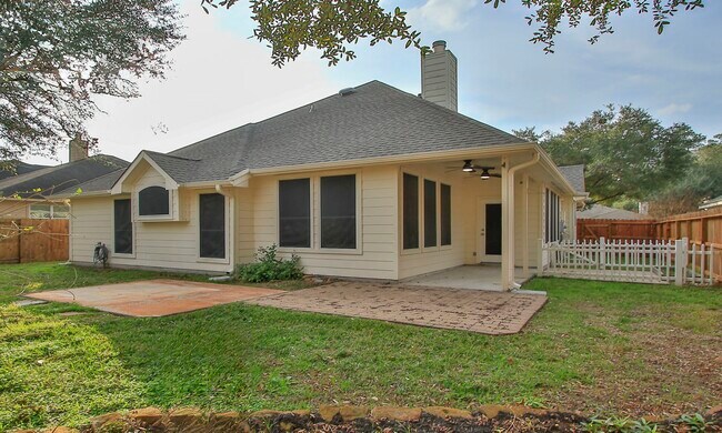 Building Photo - 34 Drifting Shadows Cir