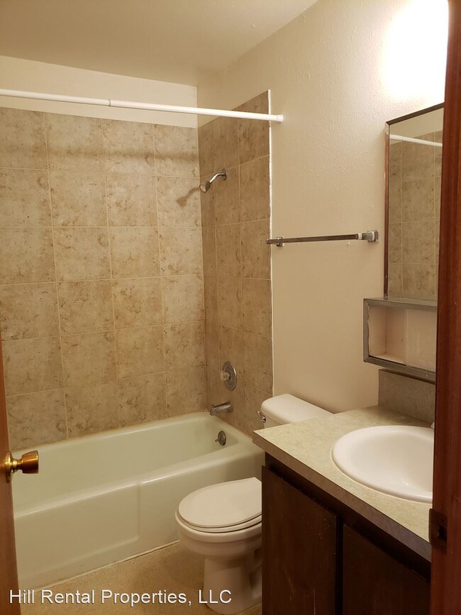 Building Photo - 2 br, 1 bath Apartment - 115 S Lilly Street