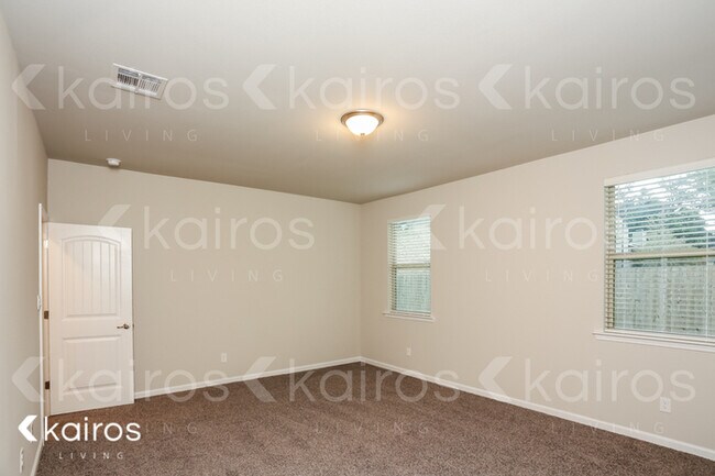 Building Photo - 6431 Tiger Pointe Dr.