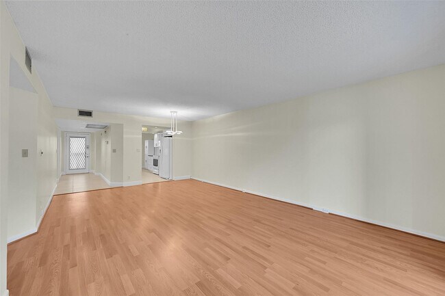 Building Photo - 1802 Eleuthera Point