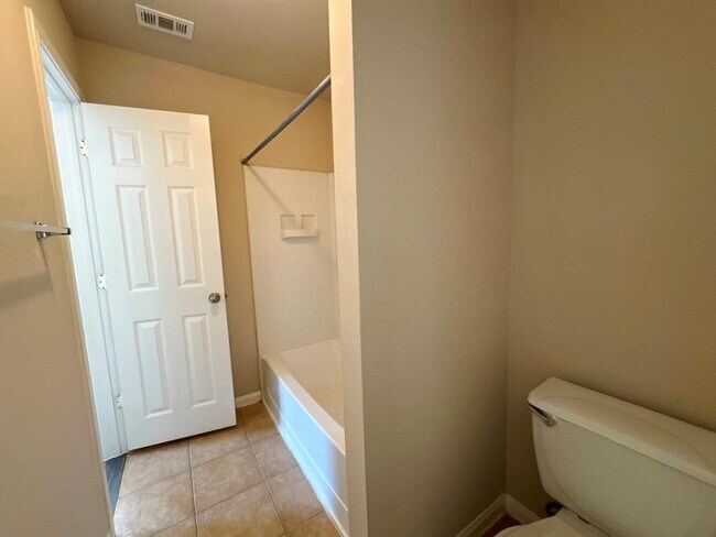 Building Photo - 285 Amber Ash Dr