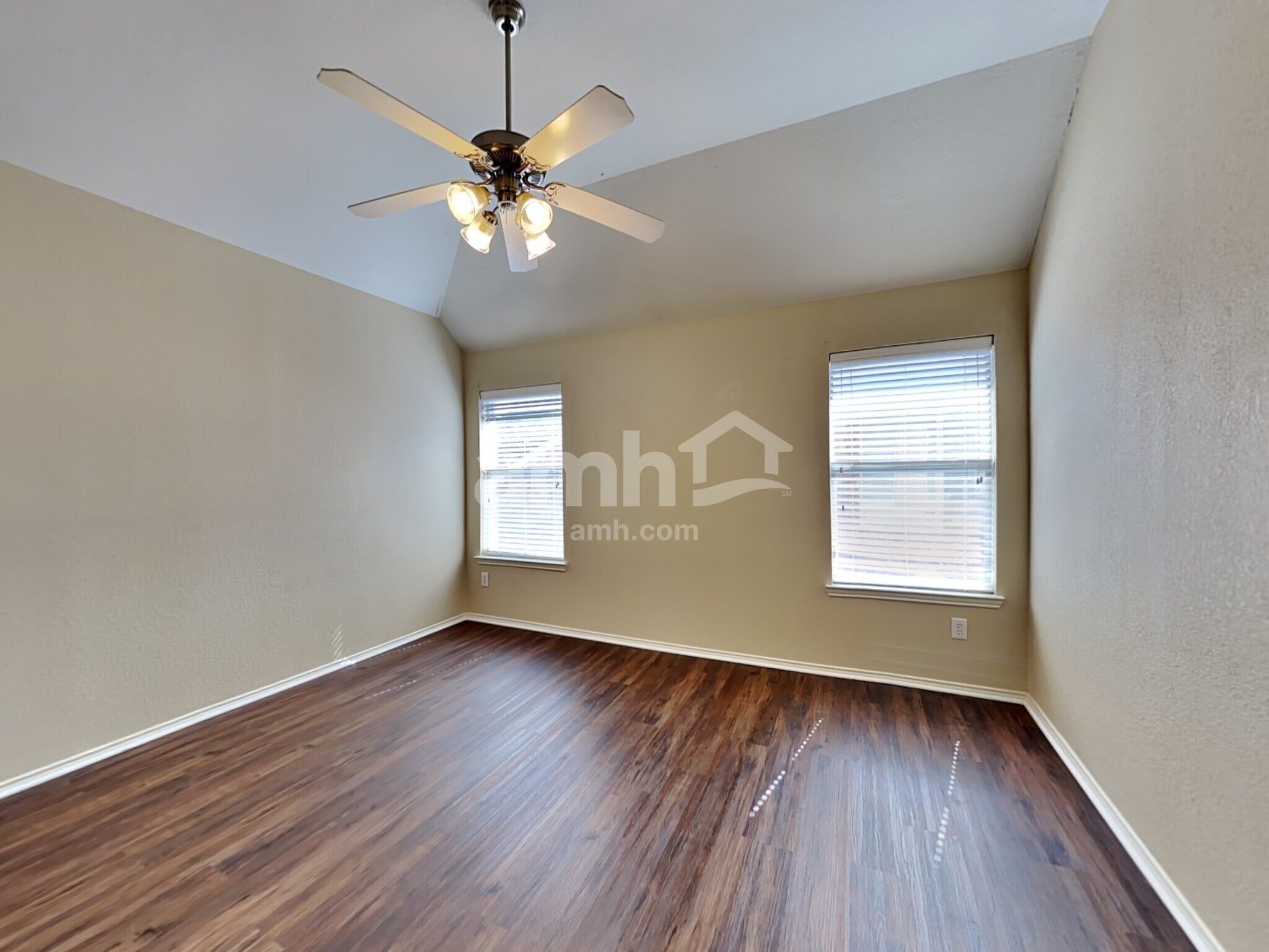 Building Photo - 912 Jamie Dr