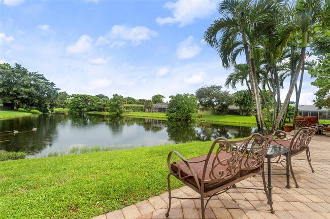 Building Photo - 10111 Vestal Ct