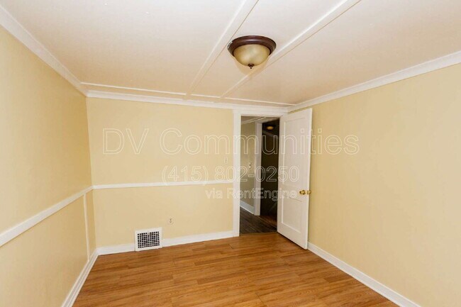 Building Photo - 3677 Ludgate Rd