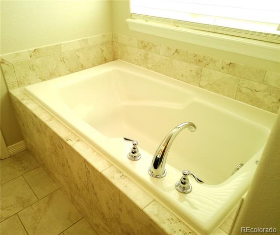 Building Photo - 9432 Beryl Dr