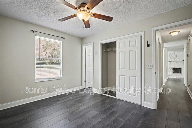 Building Photo - 2120 Blair Rd