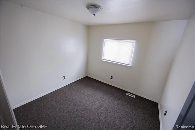 Building Photo - 14960 Alberta Ave