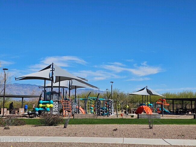 Building Photo - 5595 S Adero Cyn Trl