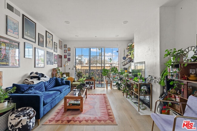 Building Photo - 1522 S Saltair Ave