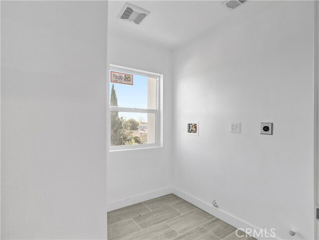 Building Photo - 1231 S Rowan Ave