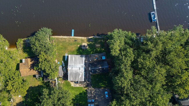 Building Photo - 39259 N Jackson Dr