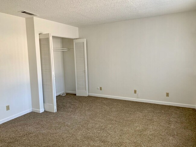 Building Photo - 4 bedroom 2 bath 2 car garage in Rocklin