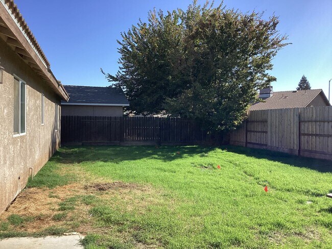 Building Photo - 1450 La Jolla Way