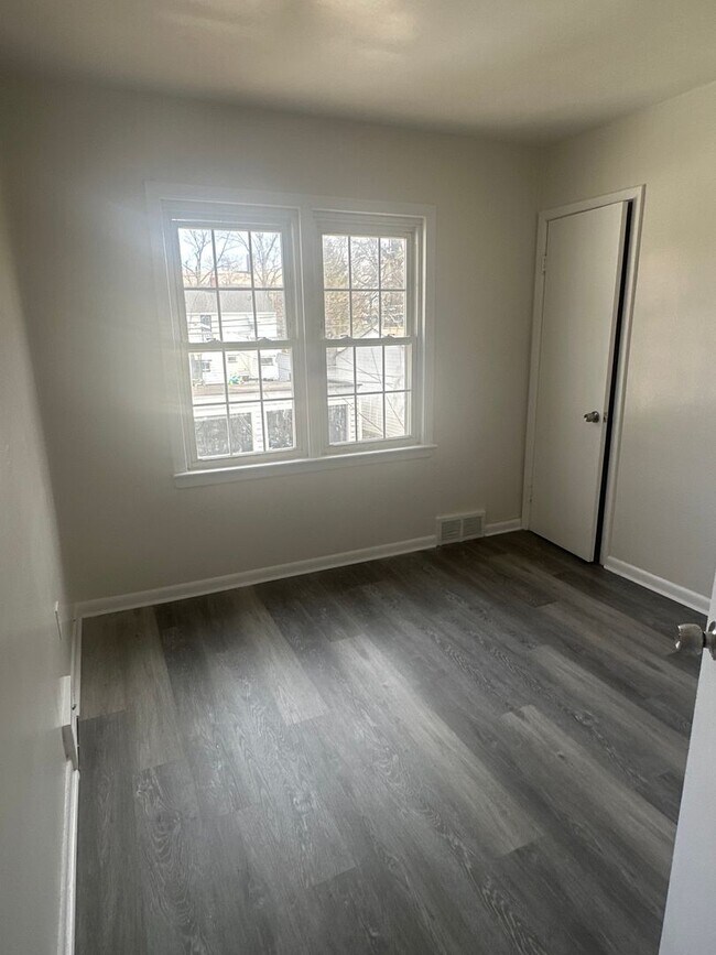 Building Photo - 3641 Ingleside Rd