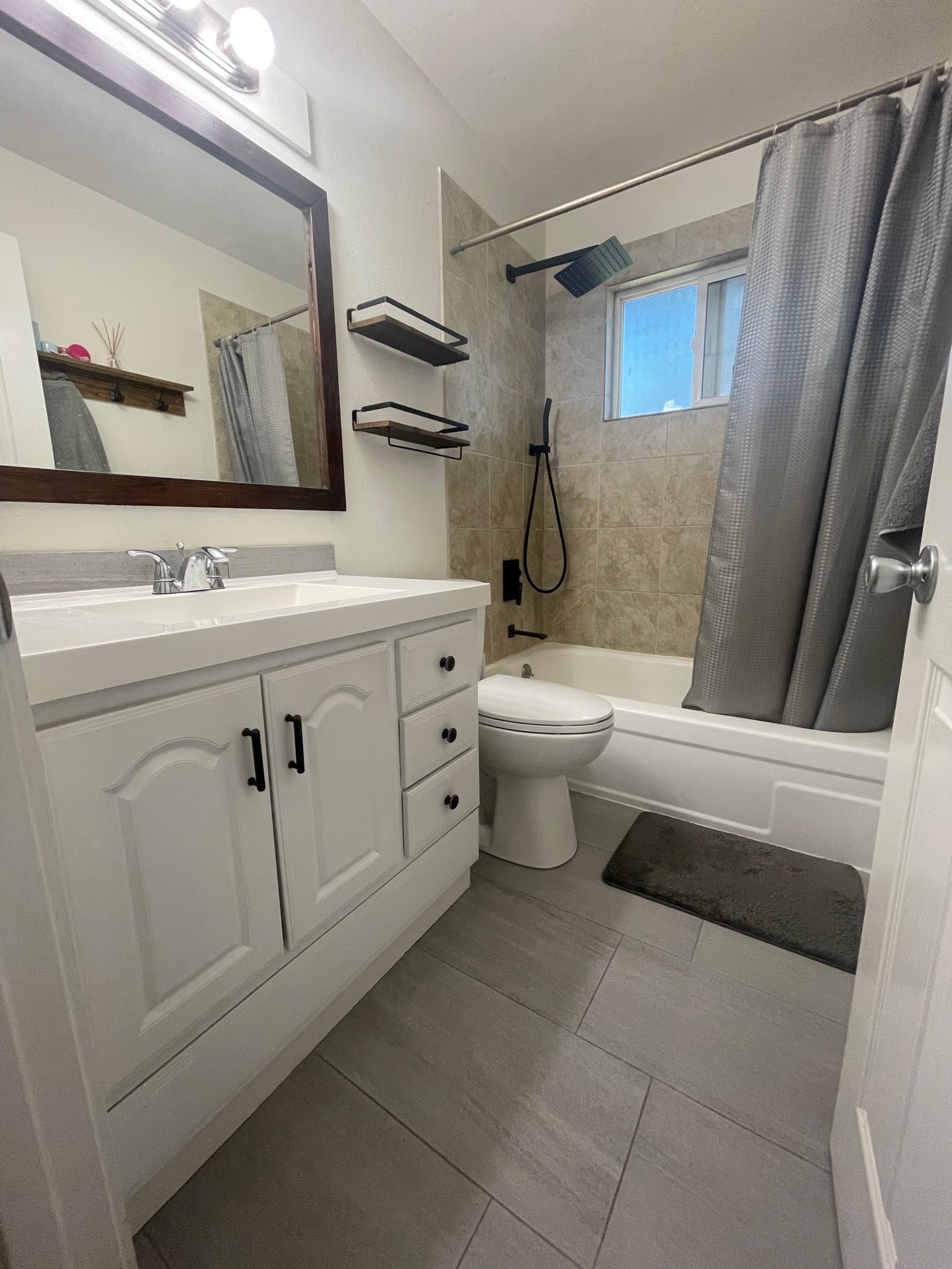 Bathroom - 7611 SE Insley St