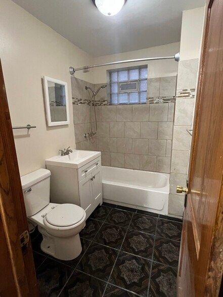 Building Photo - 5436 W 24th Pl