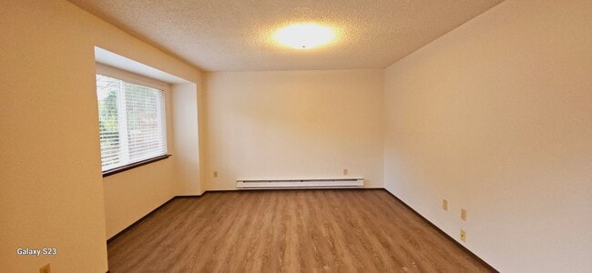 Building Photo - Puyallup 2bed/1.5 bath Duplex