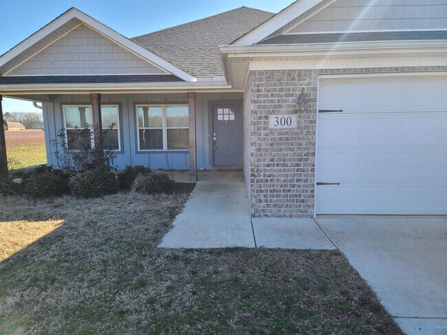 Building Photo - 300 Stone Hill Dr