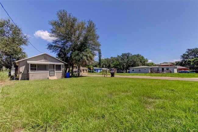 Building Photo - 1800 12th Ave S