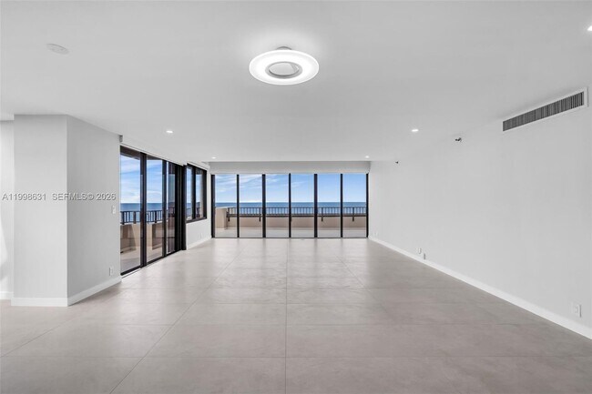 Building Photo - 251 Crandon Blvd