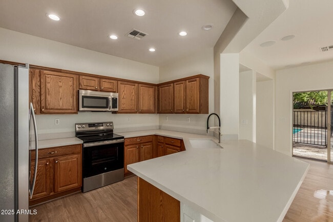 Building Photo - 40809 N Raleigh Ct