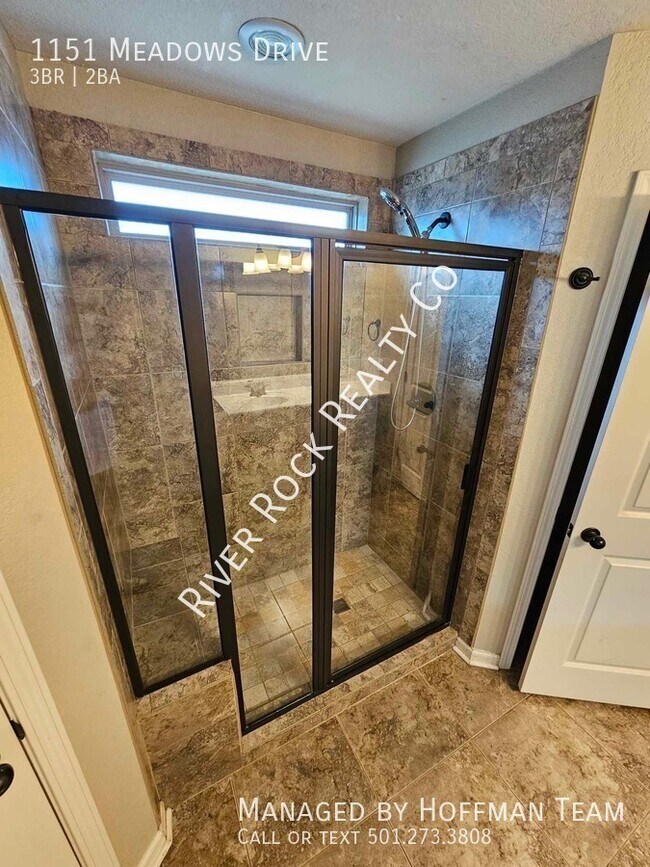 Building Photo - 1151 Meadows Dr