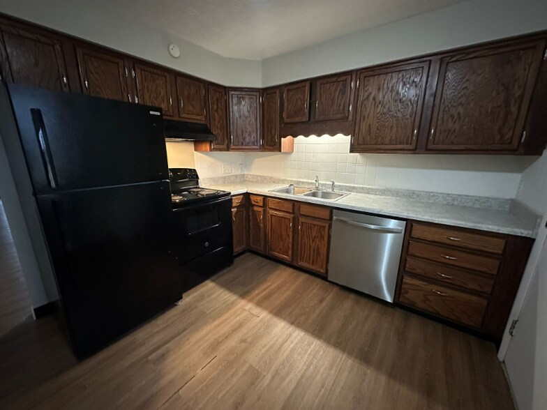 Building Photo - 2426 Echo Valley Dr