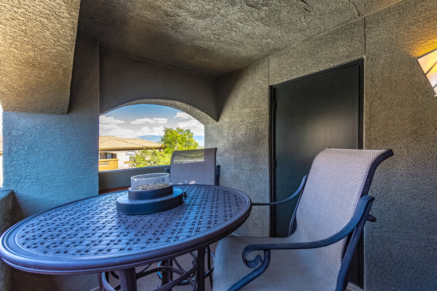 Deck table and chairs, storage closet - 5751 N Kolb Rd