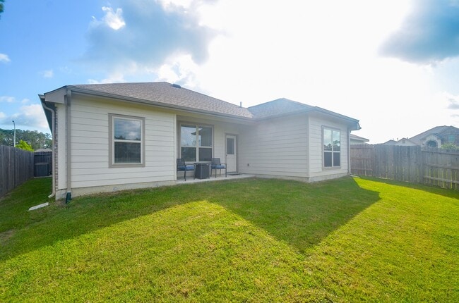 Building Photo - 1105 Breech Dr