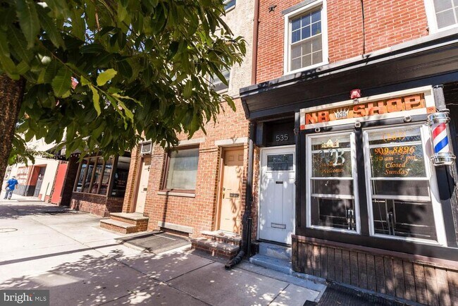 Building Photo - 535 E Girard Ave