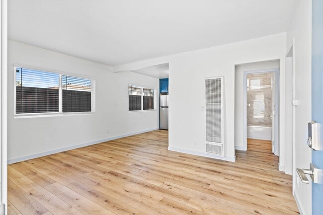 Interior Photo - 1078 E 7th Street