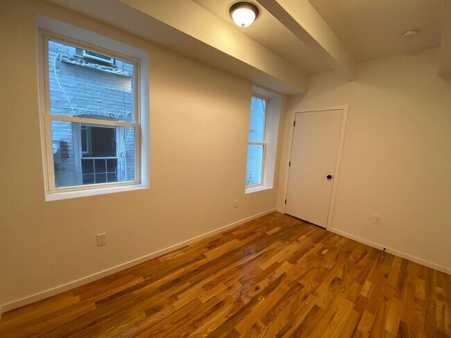 Building Photo - 55 Dubois St