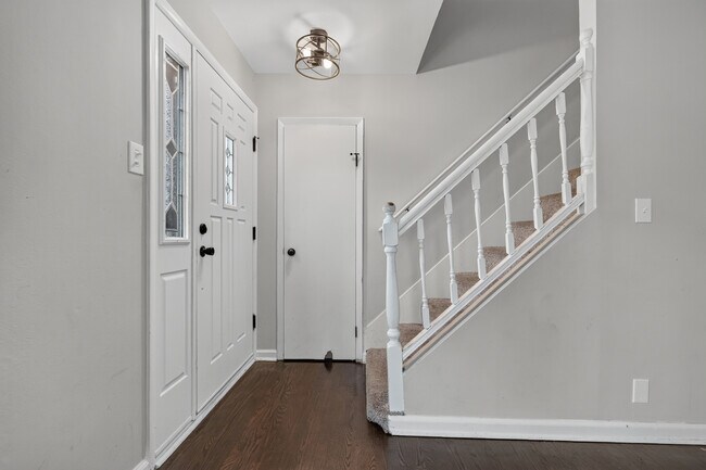 Building Photo - 7945 W 91st St