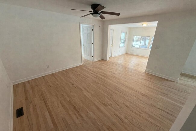 Building Photo - 810 4th St