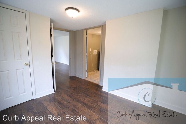 Building Photo - 2 br, 1 bath House - 820 Warren